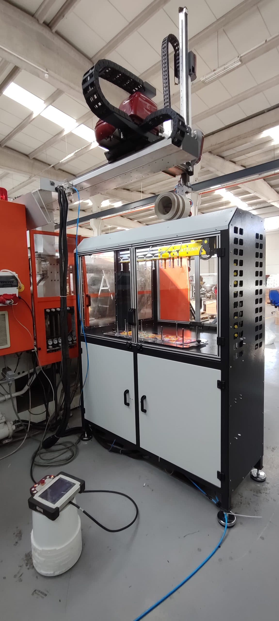 Endüstriyel robot kolu